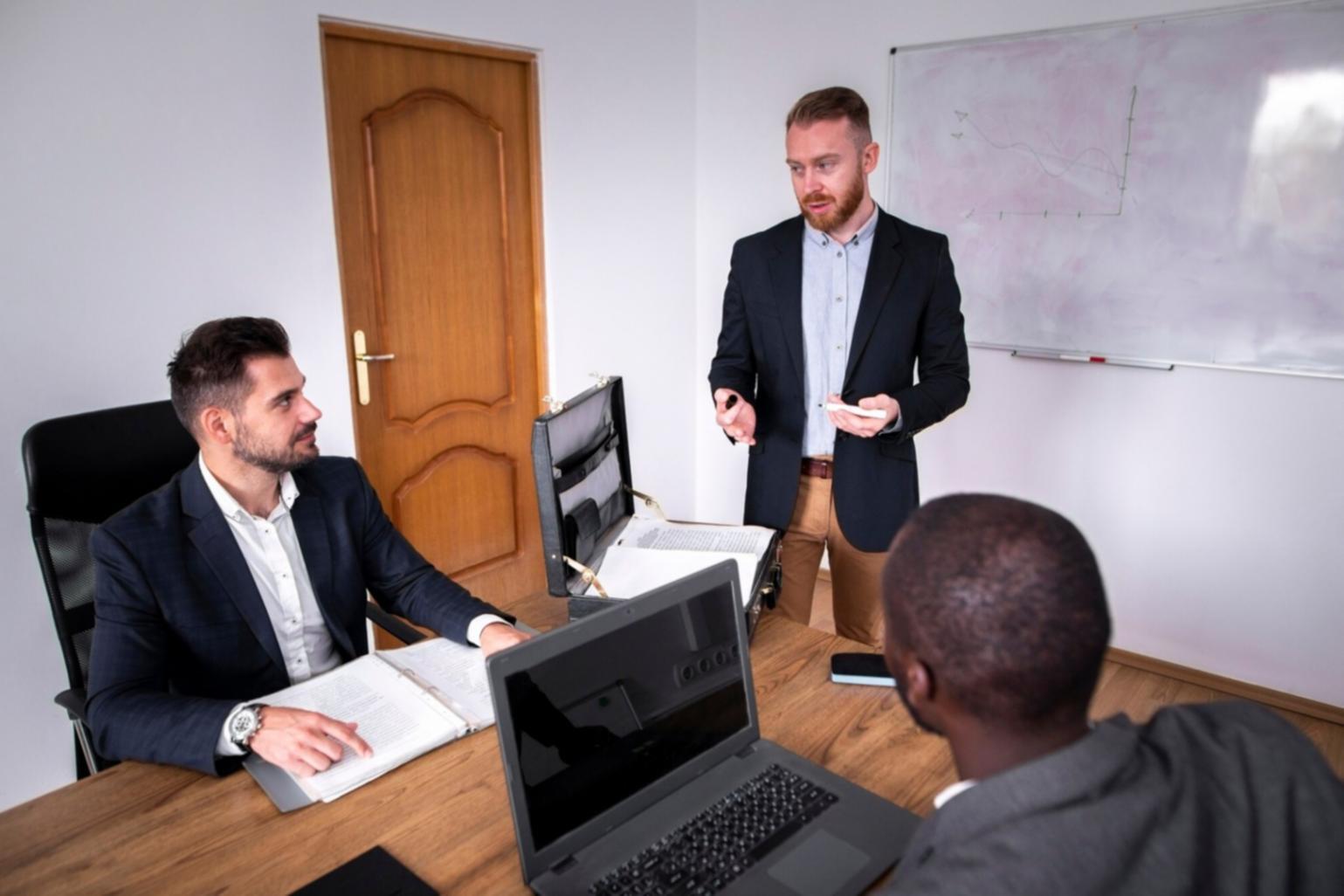 Análisis de competidores en sector financiero